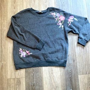 Women’s crew neck sweatshirt